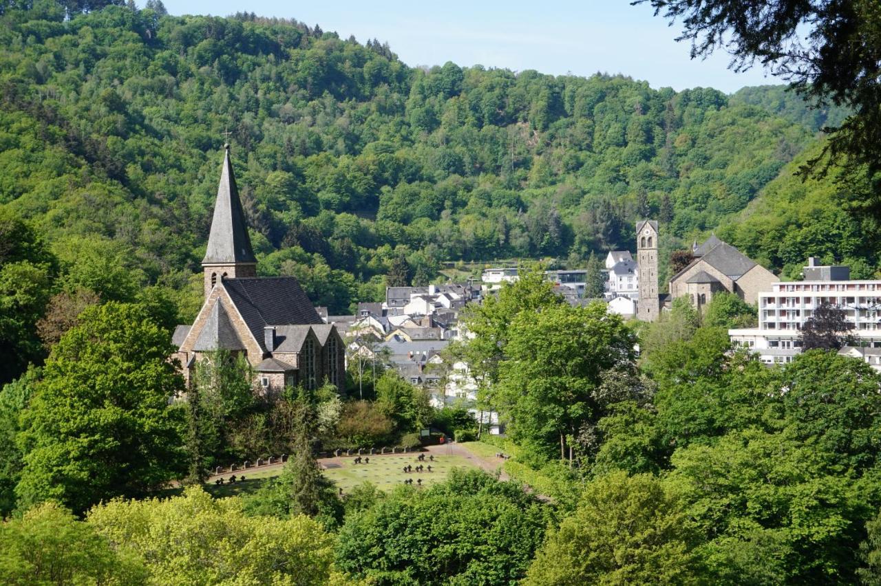 Ferienwohnungen Schenk Schmitz Bad Bertrich Dış mekan fotoğraf
